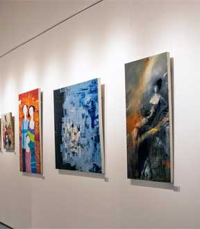 custom framed cotton canvas gallery printing suppliers in dubai uae